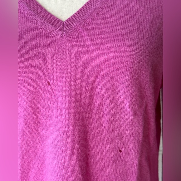 Ann Taylor 100% Cashmere V-Neck Sweater size Large - Picture 9 of 10